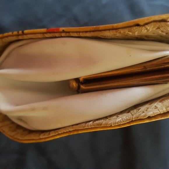 Vintage clutch with removable outer shell - Picture 5 of 6